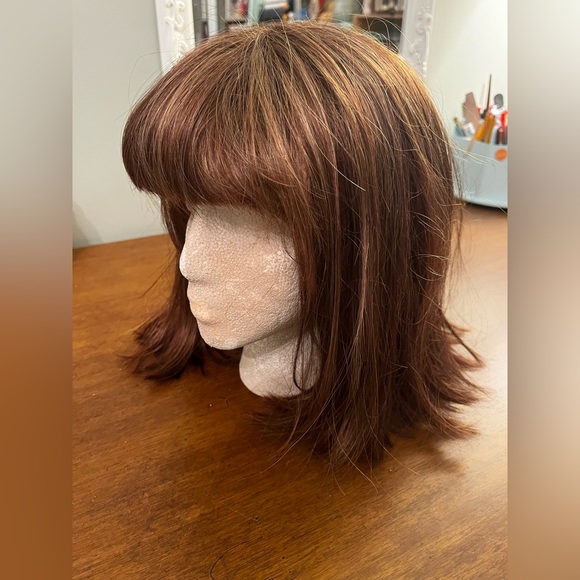 Fun wig with bangs - Picture 5 of 7